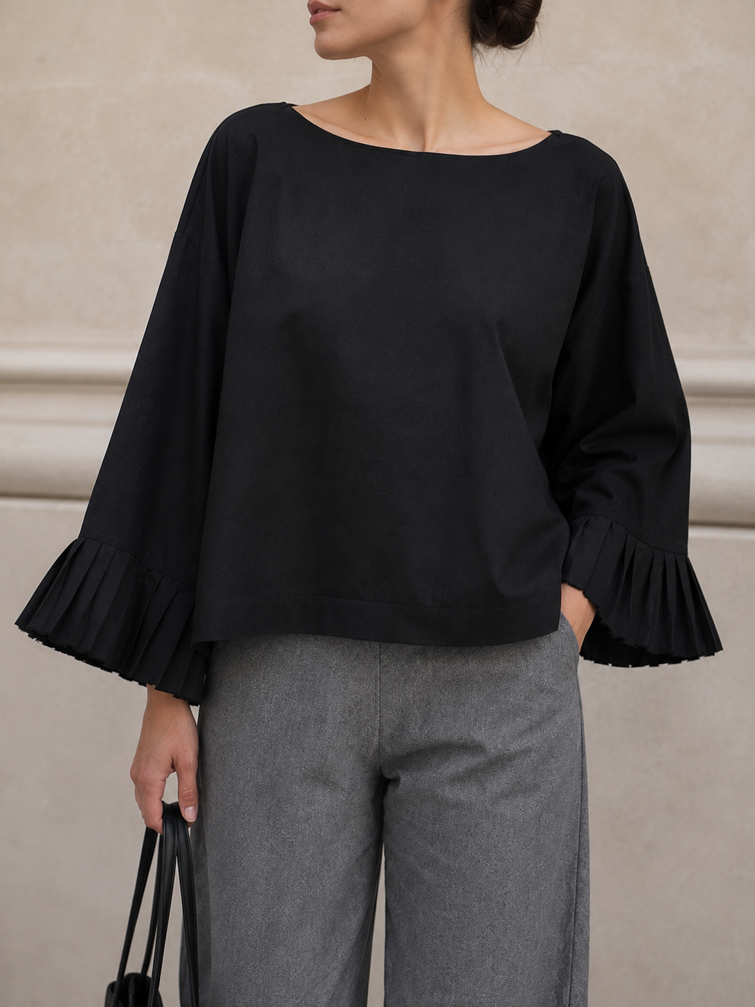 PLISSÉ BLACK T-SHIRT - Image 4